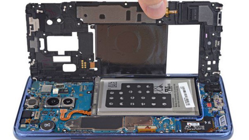 iFixit desmonta el Samsung Galaxy S9+ para enseñarnos su interior