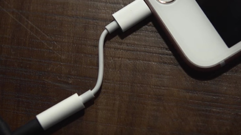 Los iPhone de este año vendrían sin el adaptador Lightning