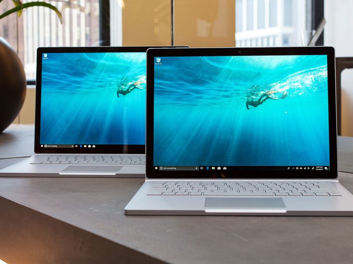 Microsoft desvela el nuevo modelo Surface Book 2 con el último procesador de cuatro núcleos de Intel