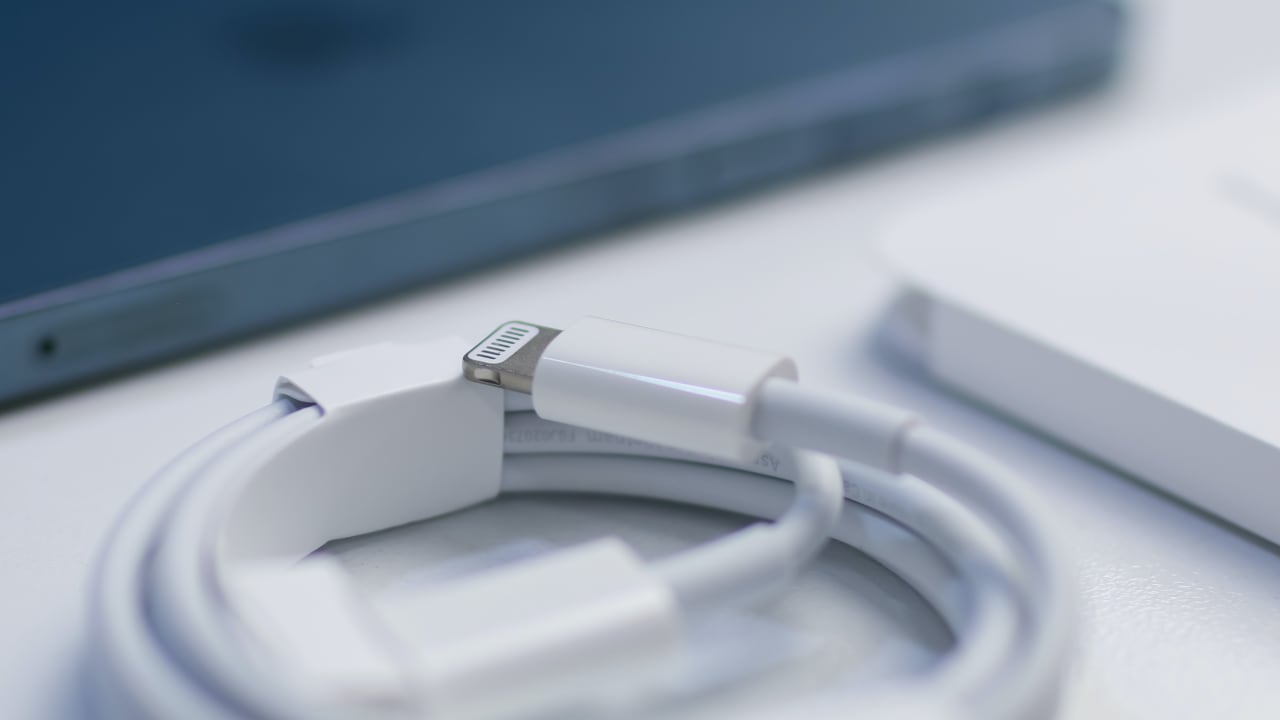 Apple podría liberar la carga rápida en iPhone 15 para los cargadores no  certificados - HTCMania