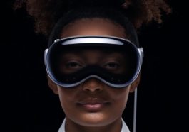Vista de una persona con las Apple Vision Pro en su cara