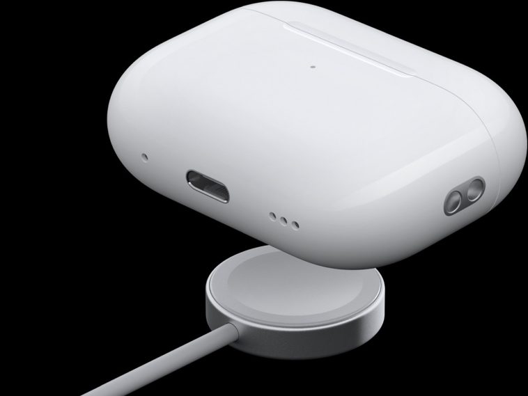 Foto de la carcasa de los AirPods Pro con USB-C