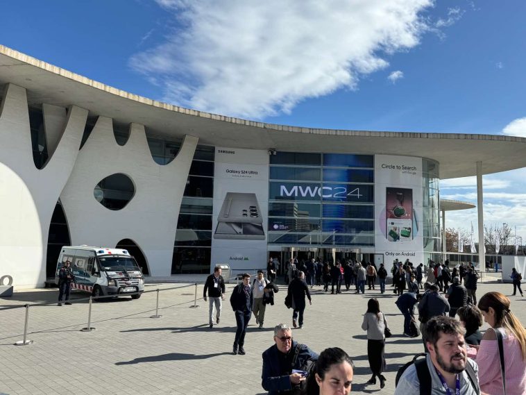 imagen de la puerta principal de entrada al MWC2024