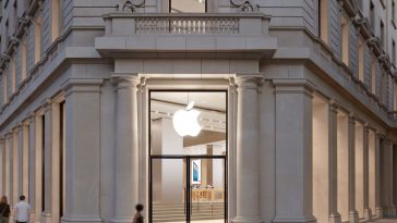 foto de la puerta de entrada a la Apple Store del Passeig de Gracia de Barcelona