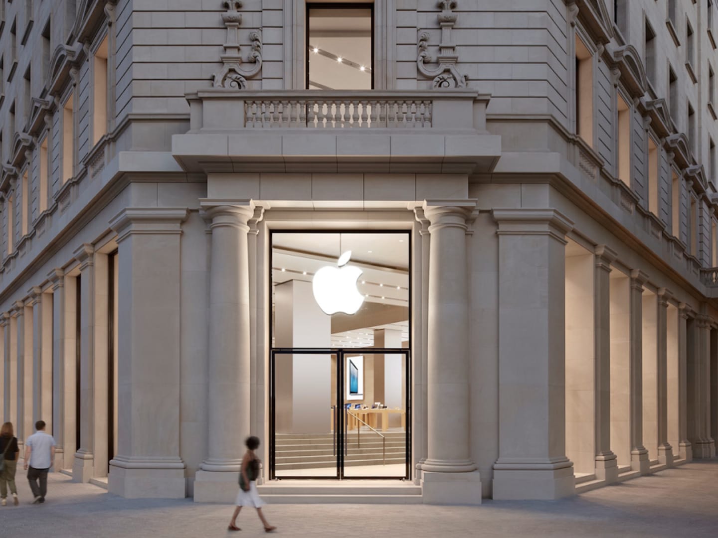 foto de la puerta de entrada a la Apple Store del Passeig de Gracia de Barcelona