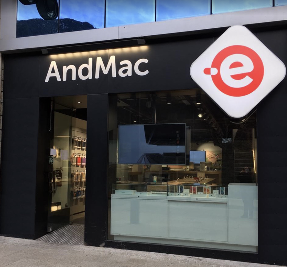 Imagen donde se ve una tienda de AndMac-e