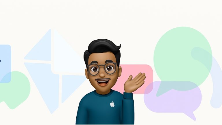La imagen muestra un avatar digital de estilo Memoji con rasgos masculinos, piel morena y cabello negro peinado hacia un lado. Lleva gafas redondas de montura oscura y viste un suéter azul con un pequeño logo blanco de Apple en el pecho. El personaje sonríe ampliamente y levanta una mano en un gesto amigable de saludo o bienvenida. De fondo, hay iconos semitransparentes y coloridos que representan un sobre de correo y burbujas de diálogo, sugiriendo comunicación o soporte. El diseño es limpio y moderno, con tonos pastel suaves que transmiten una sensación accesible y profesional.